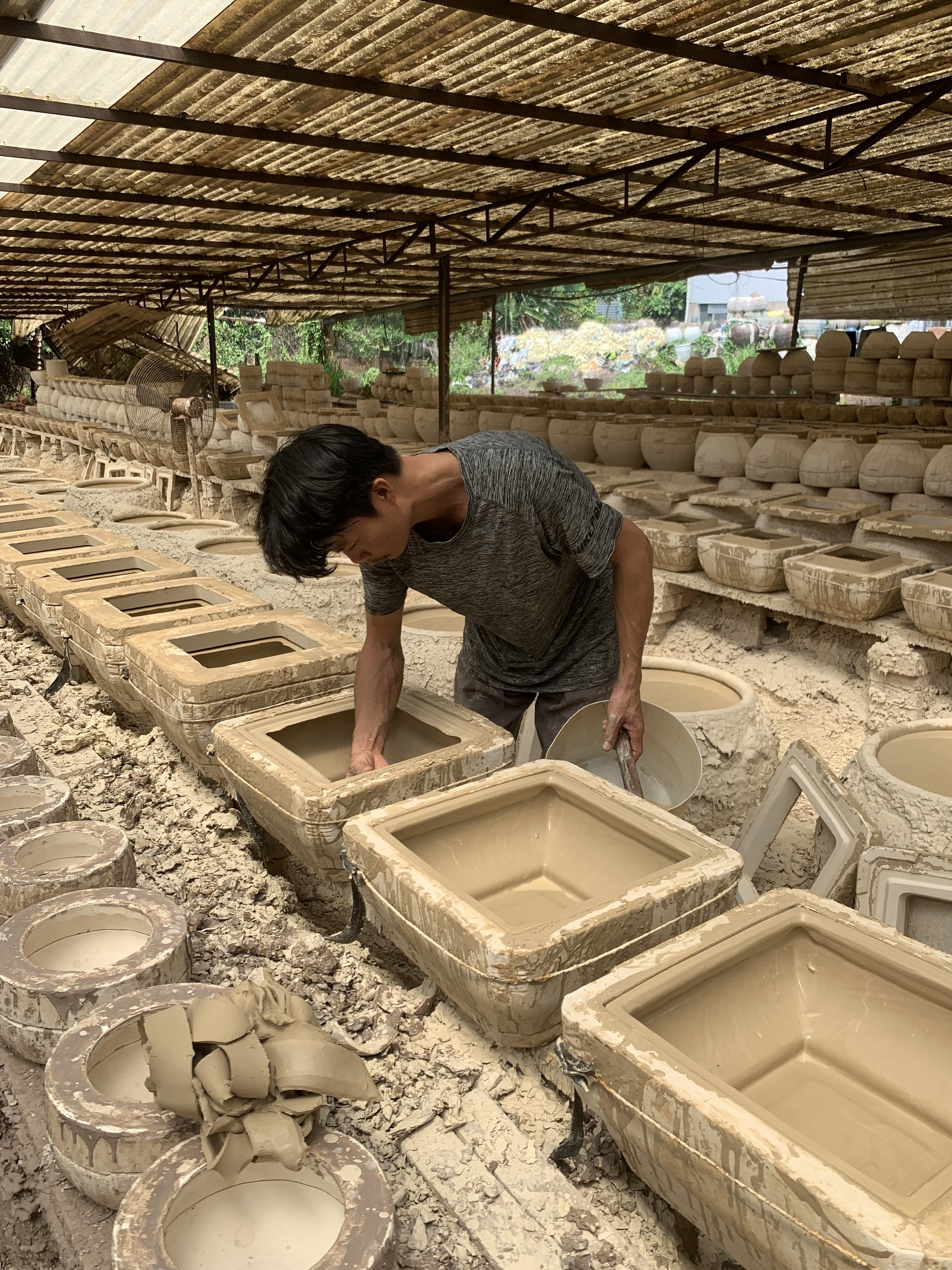 Slip casting in plaster moulds